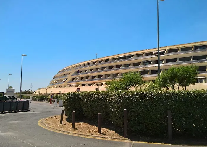 Heliopolis Village Naturiste 아파트