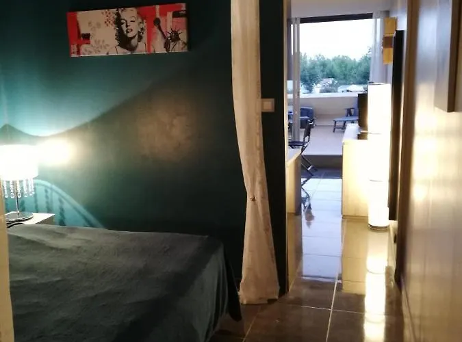 Heliopolis Village Naturiste * 아그